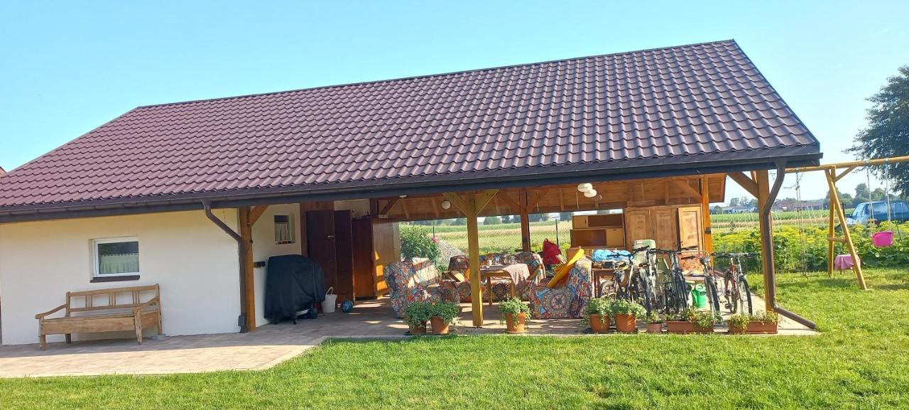 Fratole Villa Nielisz Exterior photo